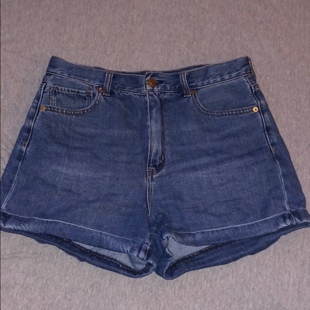 American Eagle mom short